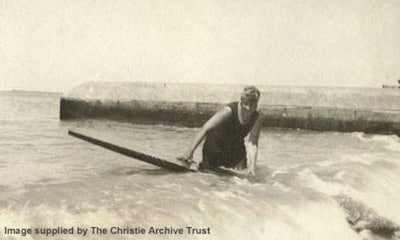 Agatha surf